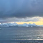 Semesterbostad Breathe - Seafront With Open Sea Views *