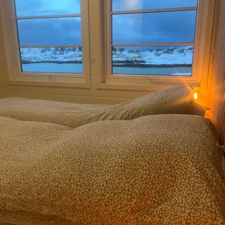 Breathe - Seafront With Open Sea Views Skrollsvika