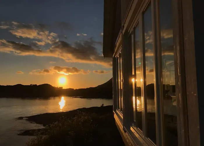 Holiday home Breathe - Seafront With Open Sea Views